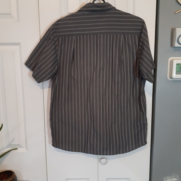 The North Face Men's Button-down Shirt - Picture 5 of 9